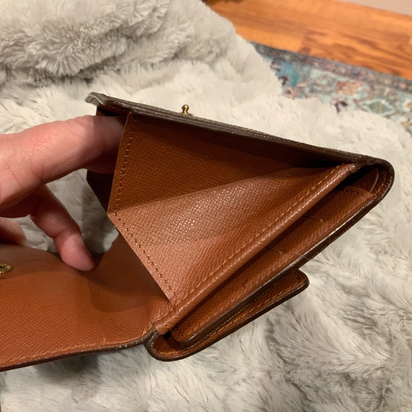 Louis Vuitton Monogram Medium Sized Elise Trifold Wallet - Picture 8 of 16